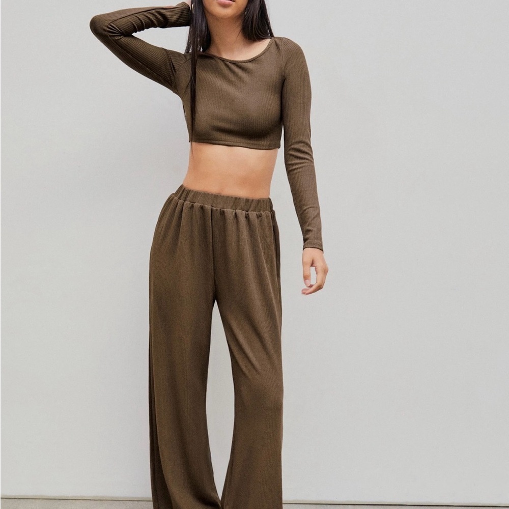 Women's Cider SOLID KNITTED CROP TOP & WIDE LEG TROUSERS SET Brown / XXS US 0